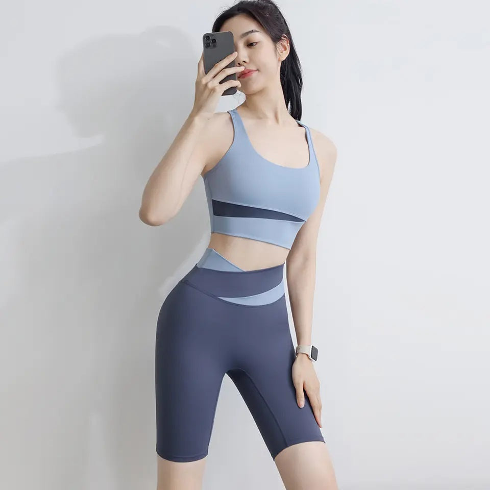 Splicing Design with Two Colors Sportswear (Bra+Pant) for Women/Gym Wear/Sports Bra and short Pant/Short Set